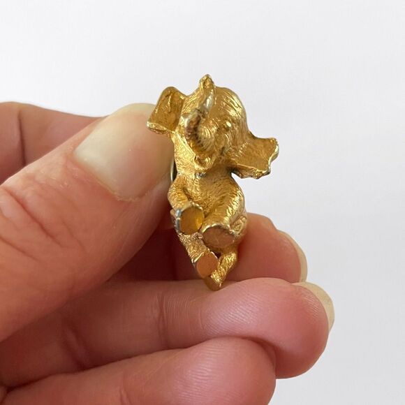 Gold Tone Elephant Pendant Brooch - Picture 3 of 4